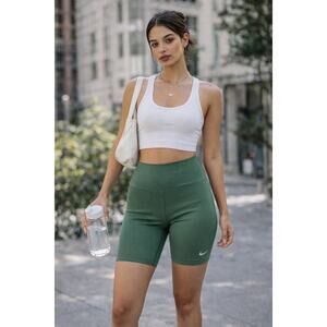 Nike Women’s Green 5” Biker Shorts | Size M | NWT